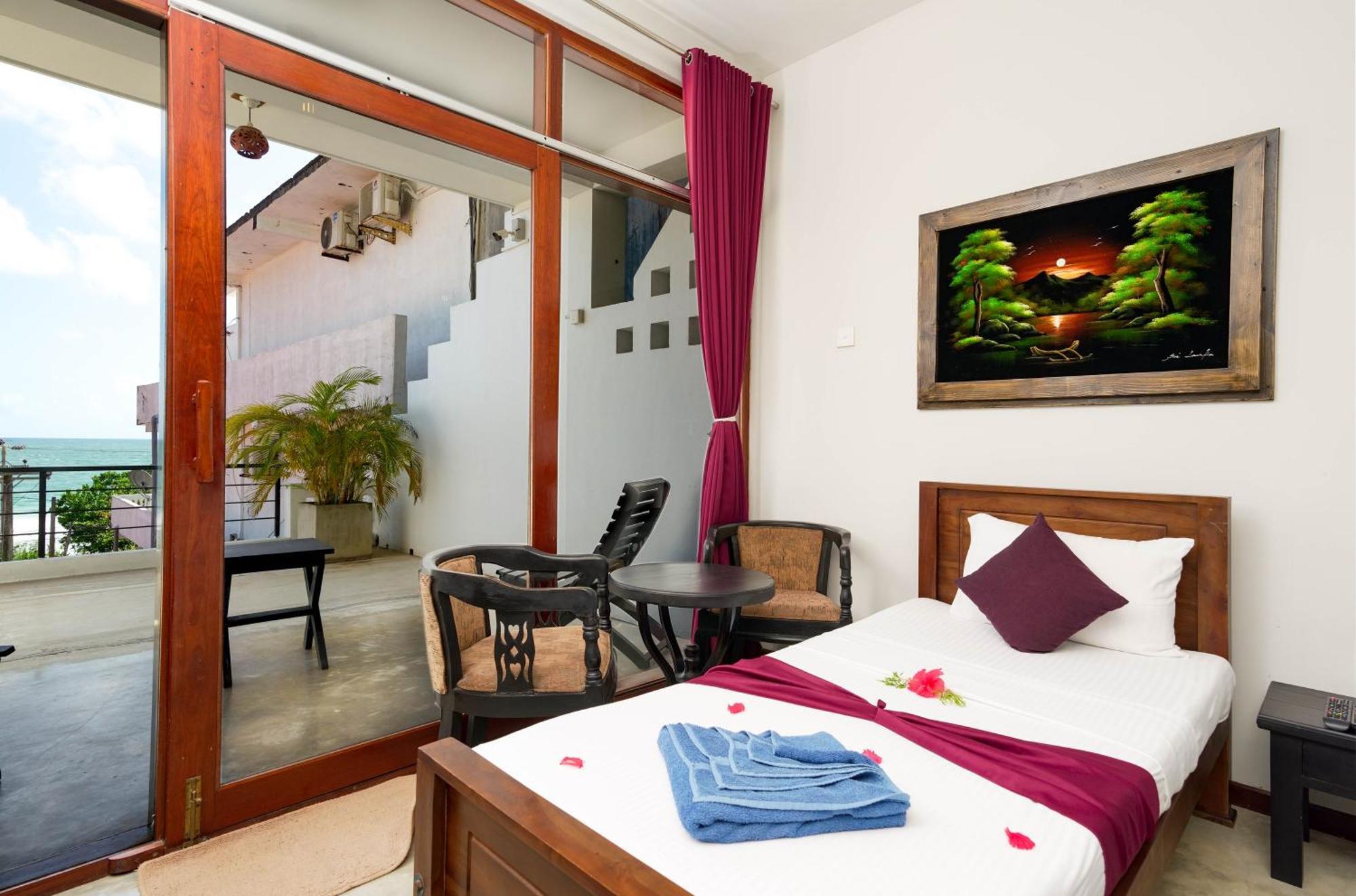 Hotel Silan Mo Mirissa Exteriör bild